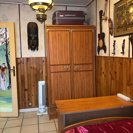 Yufan Apartment La Ville-du-Bois Bagian luar foto